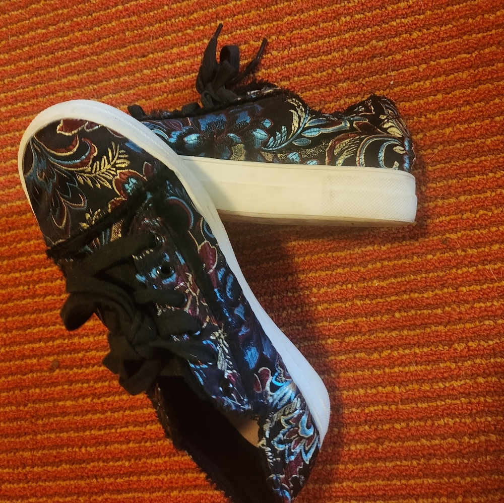 "Silky" Platform Sneakers